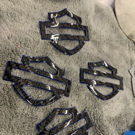 Black carbon with blue front outline tank emblems for Harley Black carbon with blue front outline tank emblems for Harley