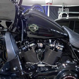 Black carbon with green front outline tank emblems for Harley Black carbon with green front outline tank emblems for Harley