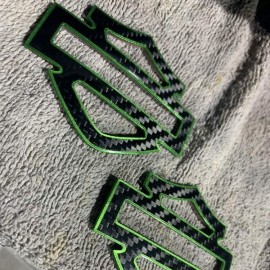 Black carbon with green front outline tank emblems for Harley Black carbon with green front outline tank emblems for Harley