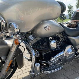 Color USA flag tank emblems for Harley